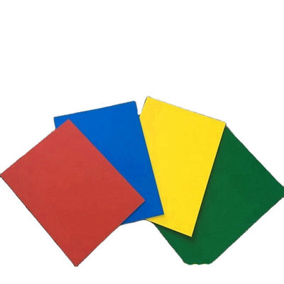 Taglio di strato di plastica di colore dello strato dell'ABS nero bianco di rivestimento di plastica 3mm da graduare