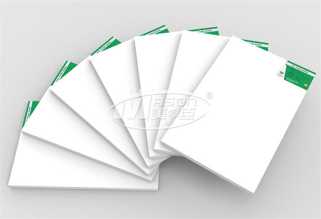 I forex bianchi rivestono il bordo della schiuma del PVC di 3mm 1220x2440mm Celuka 20mm